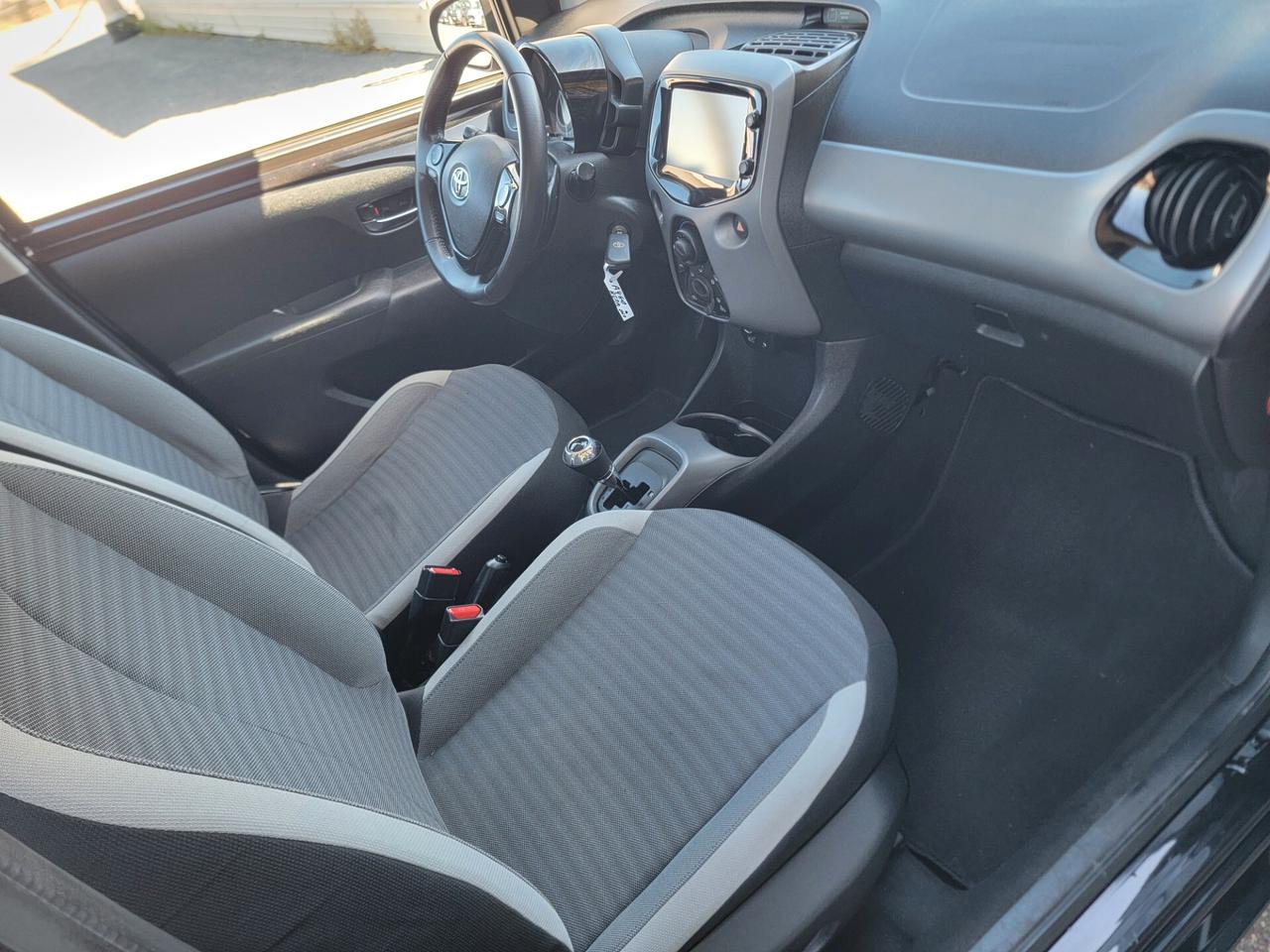 Toyota Aygo Connect 1.0 VVT-i 72 CV x-play MMT