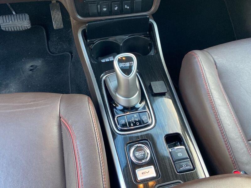 Mitsubishi Outlander PHEV 2.0 PHEV 4WD AUTO INSTYLE PLUS SDA