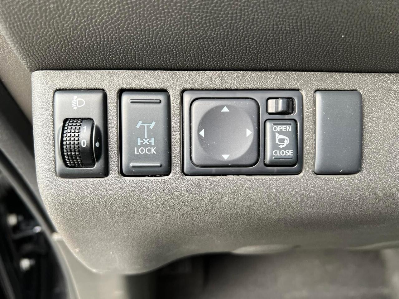 Nissan Navara 2.5 dCi 190CV 2 porte King Cab Sport