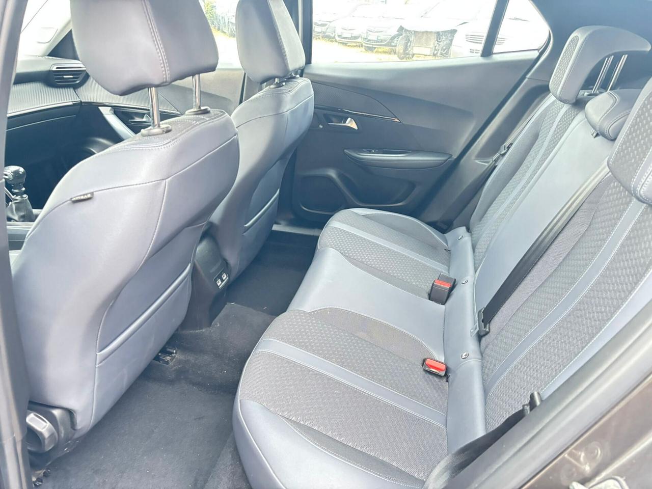 Peugeot 2008 PureTech 130 S&S EAT8 Style