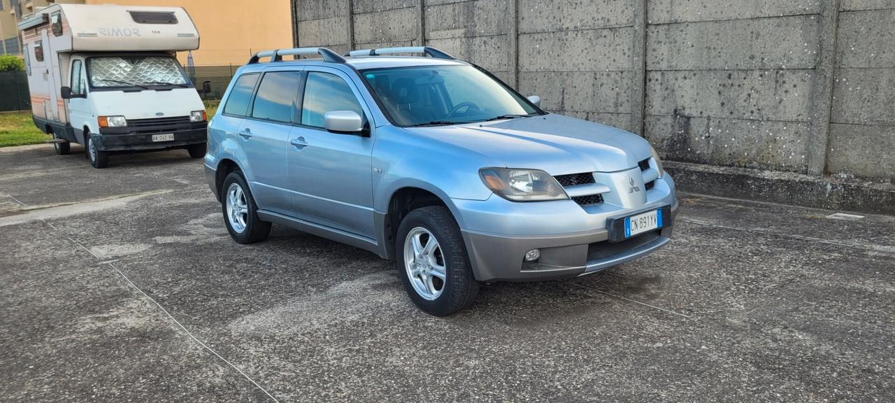 Mitsubishi Outlander GPL unico proprietario 28974 km.