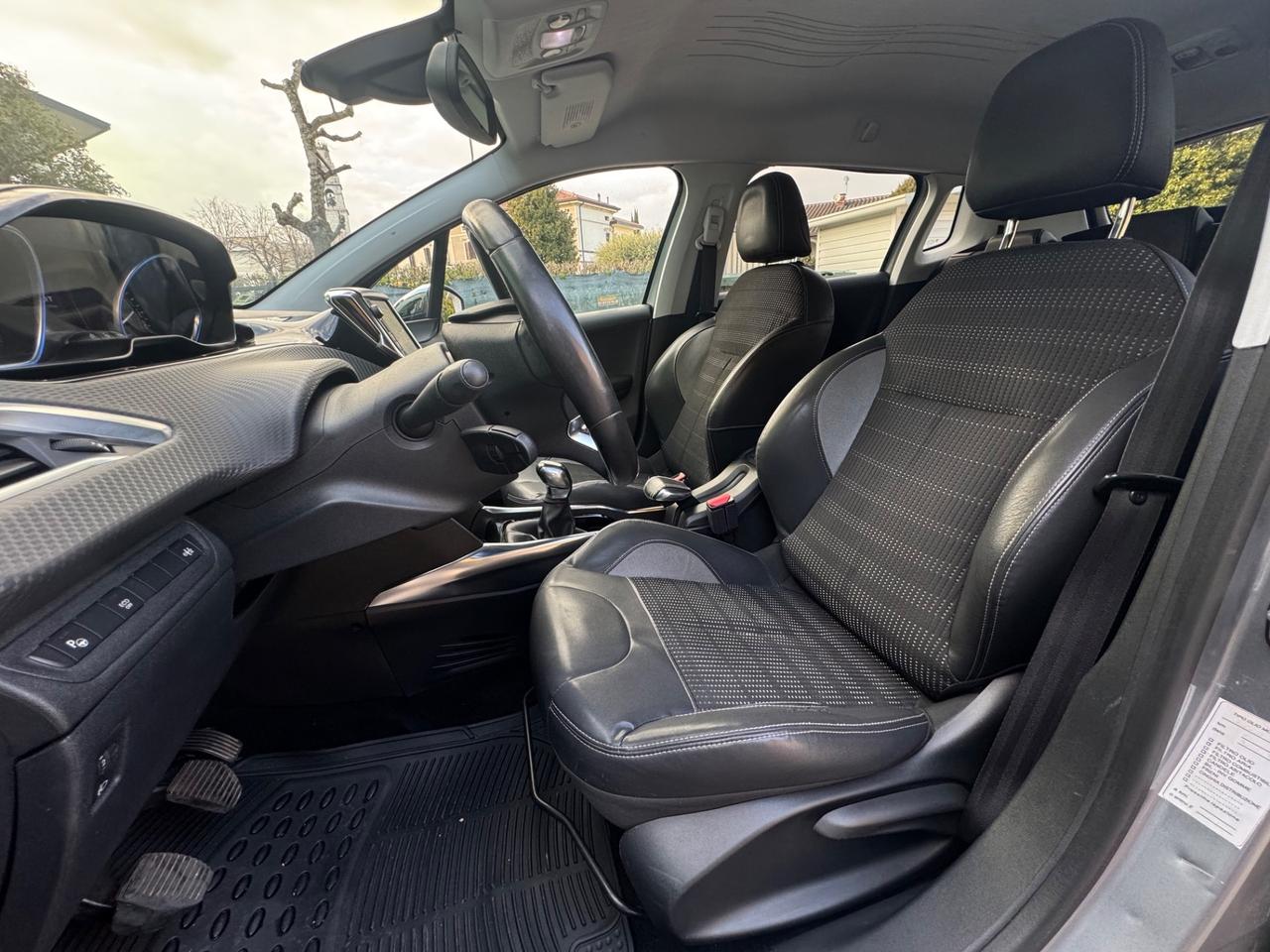 Peugeot 2008 1.6 e-HDi 92 CV