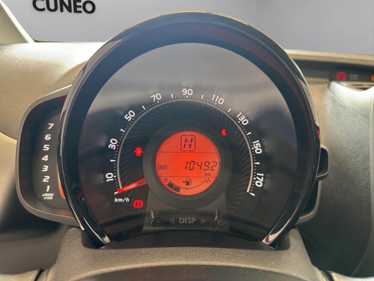 Toyota Aygo 5p 1.0 x-play m-mt 72cv
