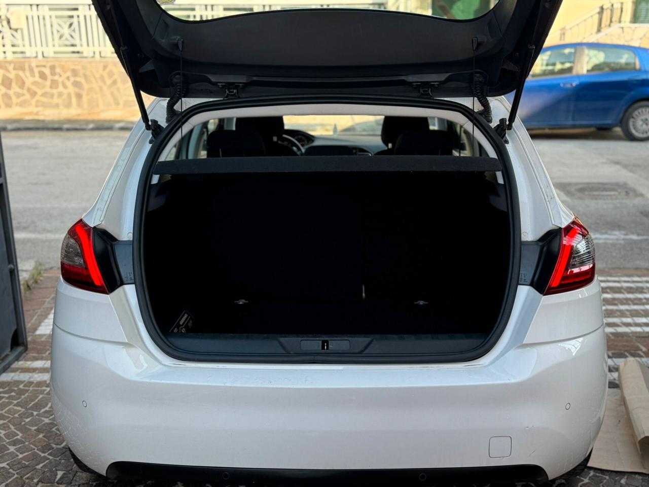 Peugeot 308 BlueHDi 100 S&S Allure