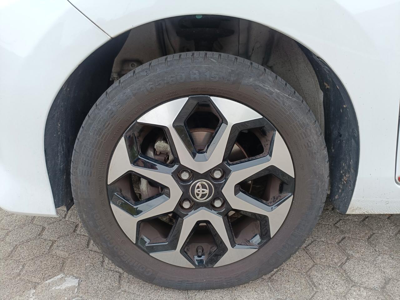 Toyota Aygo Connect 1.0 VVT-i 72 CV 5 porte x-clusiv