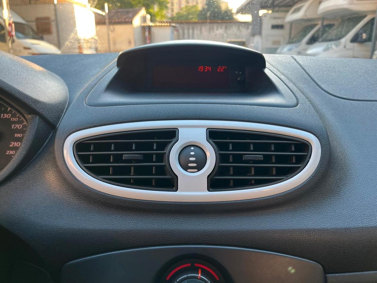 Renault Clio 2012 1.5 dCi 75CV 12 MESI DI GARANZIA
