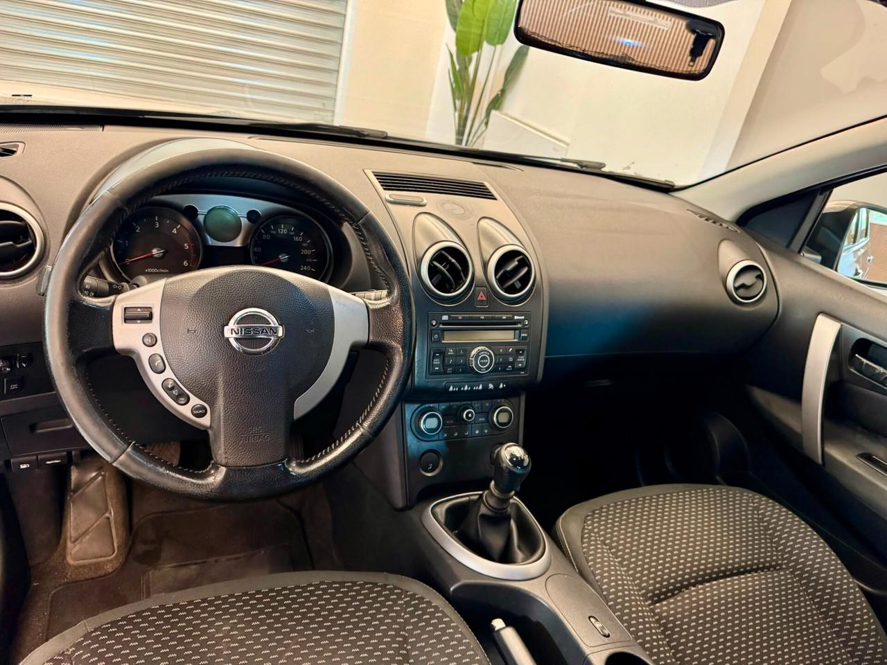 NISSAN QASHQAI 2.0 TEKNA 150CV UNICOPROPRIETARIO GANCIO TRAINO