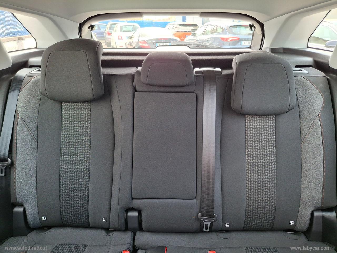 PEUGEOT 3008 BlueHDi 130 S&S EAT8 Business
