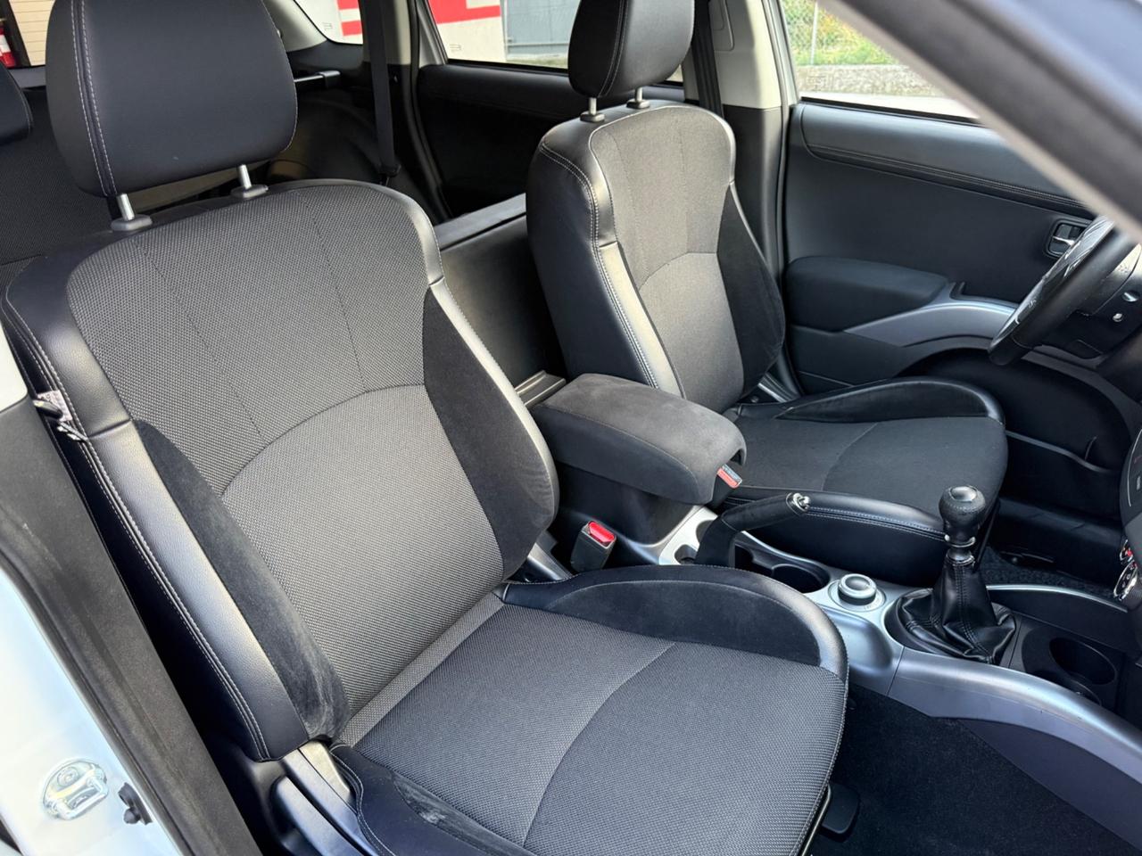 Mitsubishi Outlander 2.2 DI-D Instyle DPF 7 p.ti