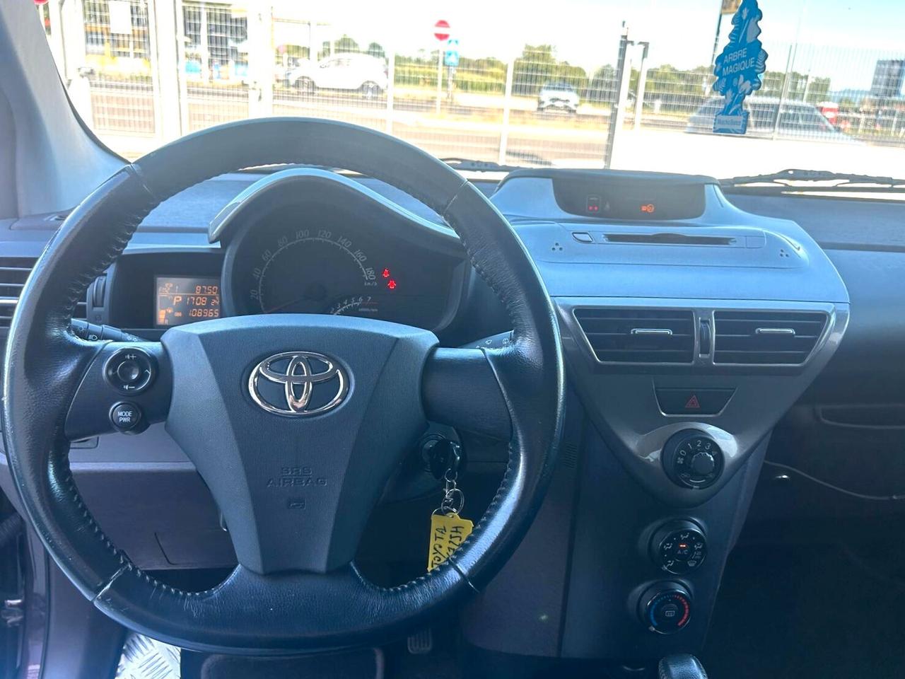 Toyota iQ 1.0 Multidrive