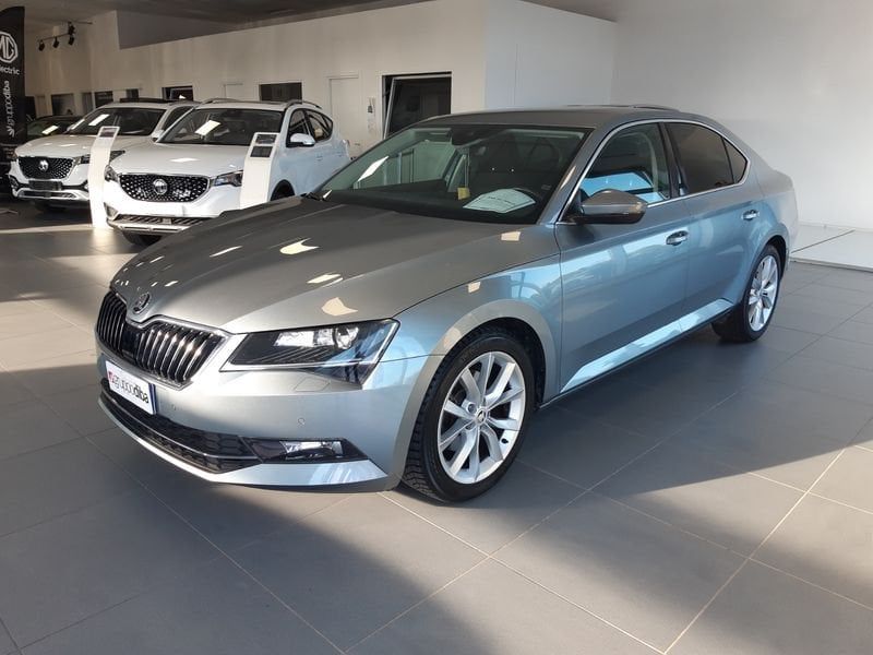 Skoda Superb 3�� SERIE 2.0 TDI DSG EXECUTIVE