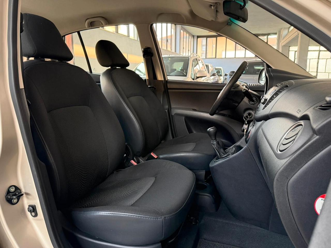 Hyundai i10 1.1cc LIKE 69cv - 24.000 KM REALI!