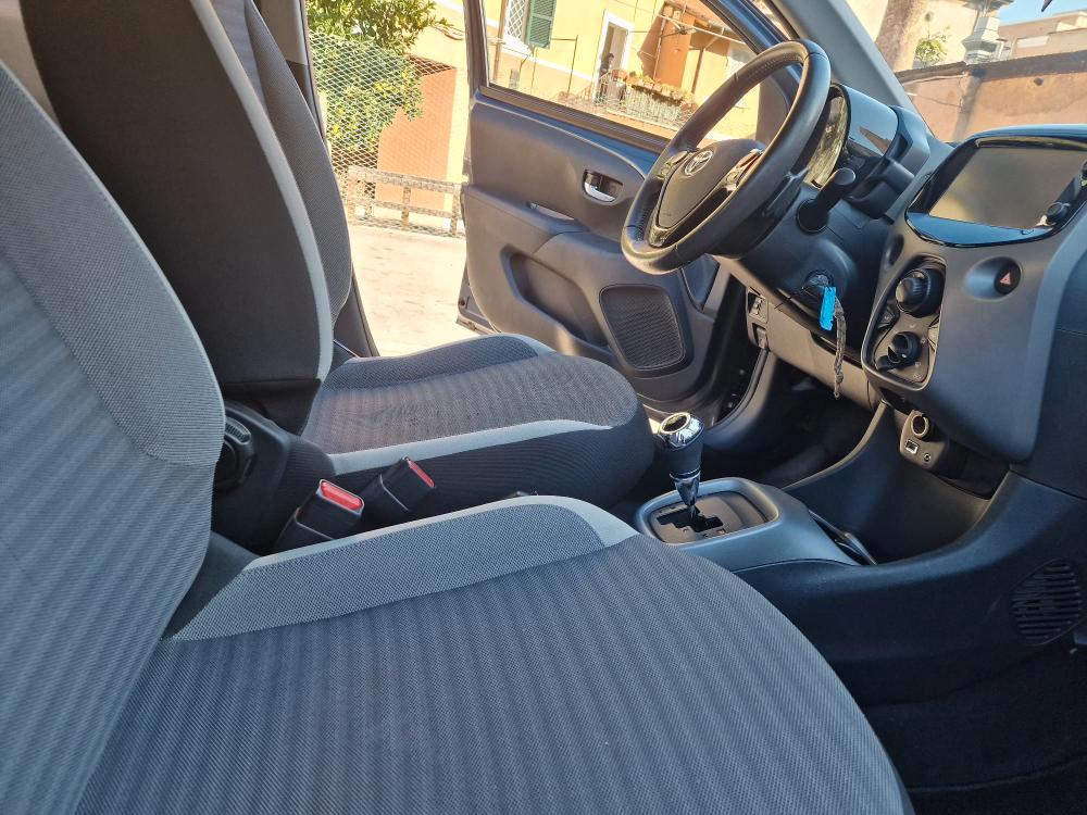 Toyota Aygo 5 Porte Aygo 5p 1.0 x-business m-mt 72cv