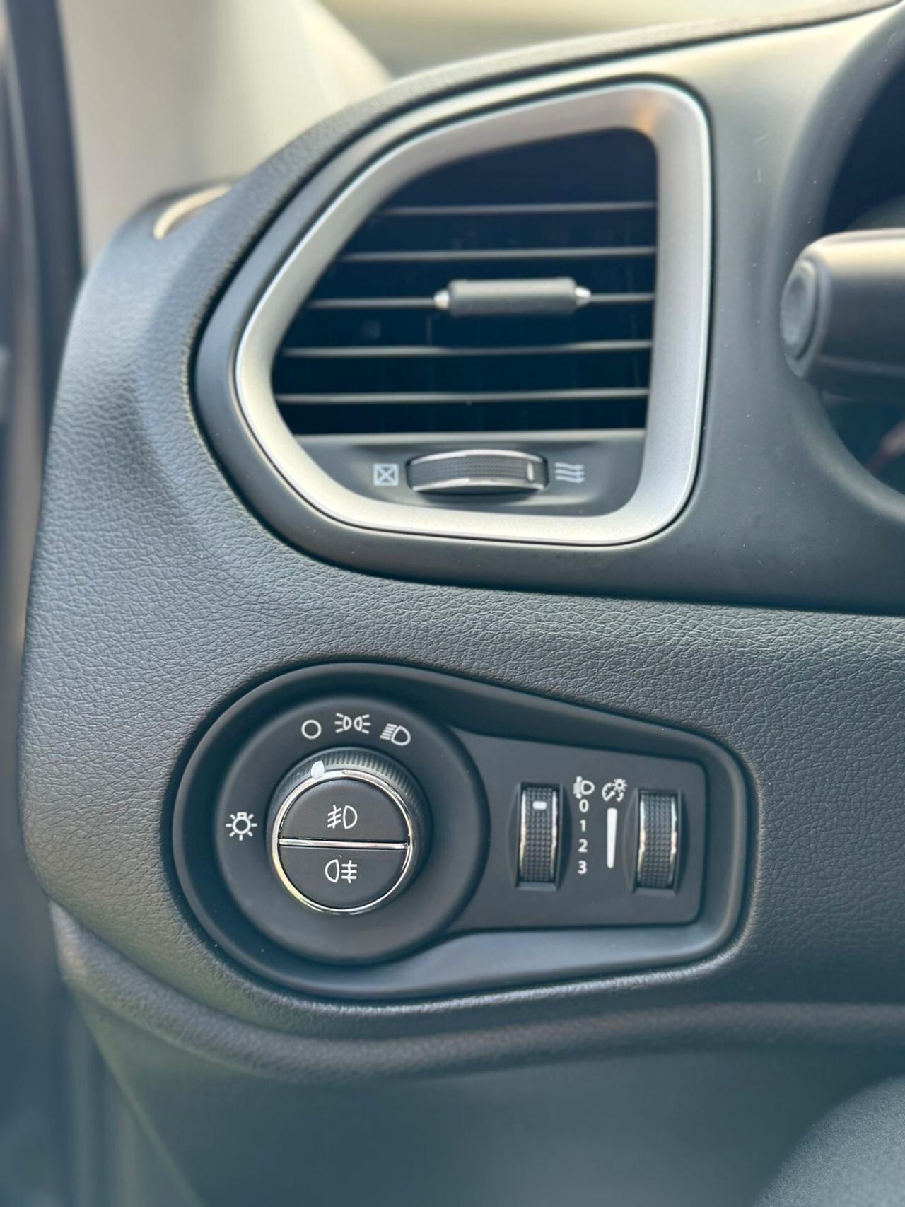 Jeep Renegade 1.6 Mjt 120 CV Longitude