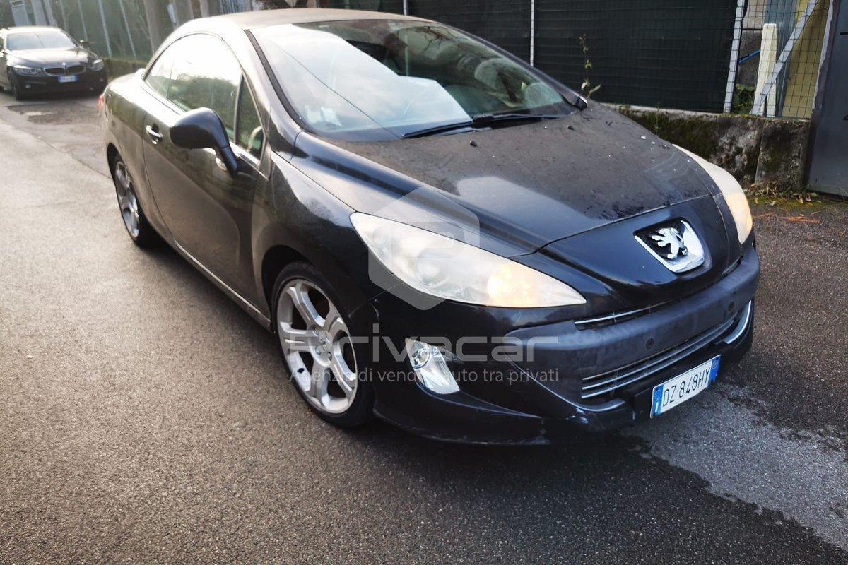 PEUGEOT 308 2.0 HDi 136CV CC aut. Féline