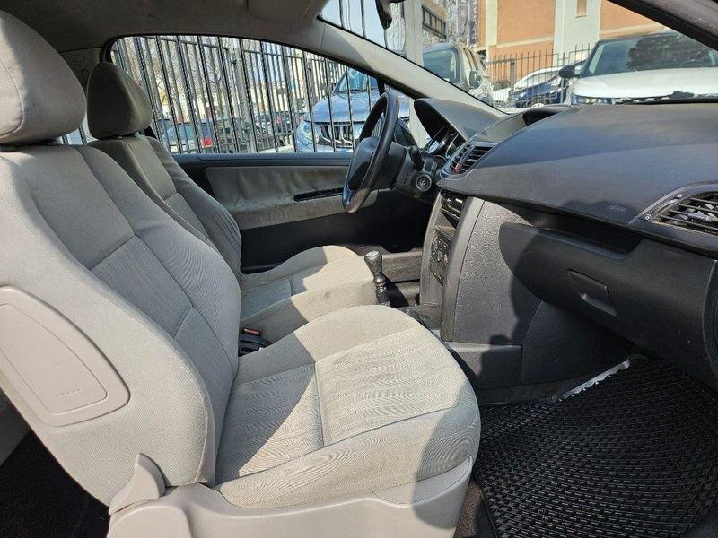 Peugeot 207 1.4 HDi 70CV 3p. ONE Line