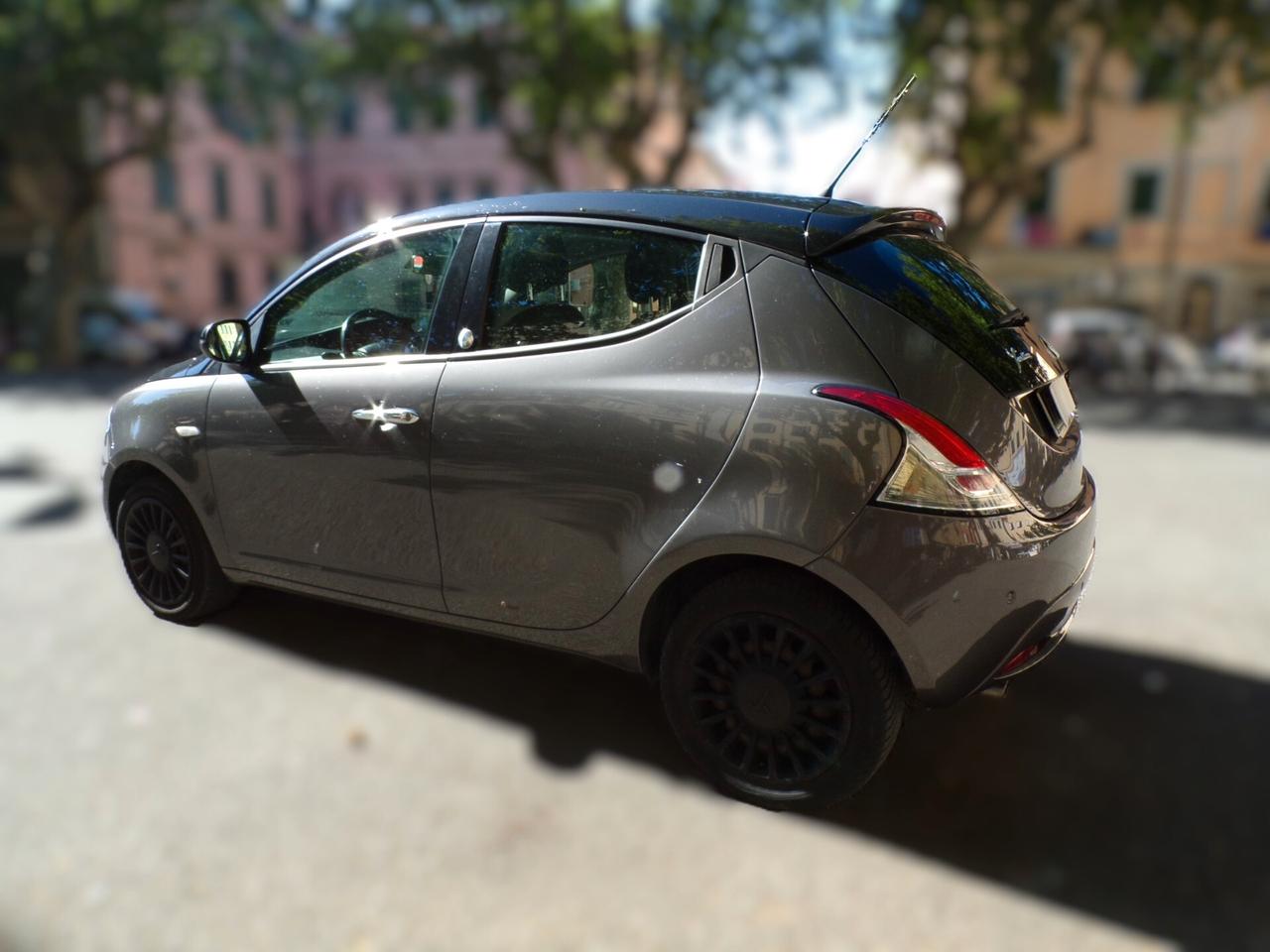 Lancia Ypsilon 1.2 69 CV 5 porte GPL Ecochic Gold NEOPATENTATI