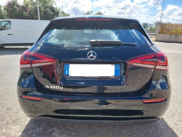 MERCEDES-BENZ A 180 d