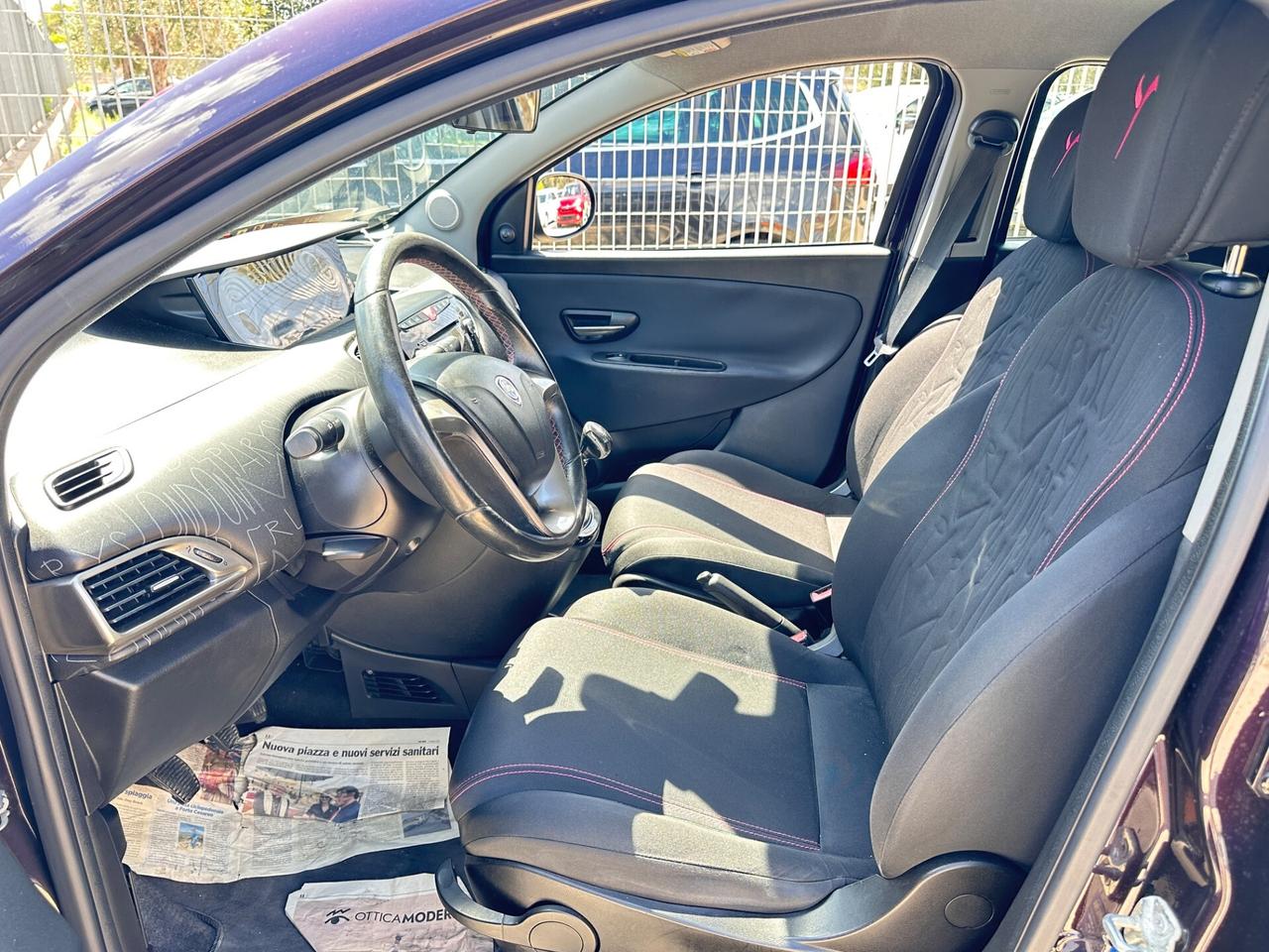 Lancia Ypsilon 1.3 95 cv elefantino viola-Mod.2014