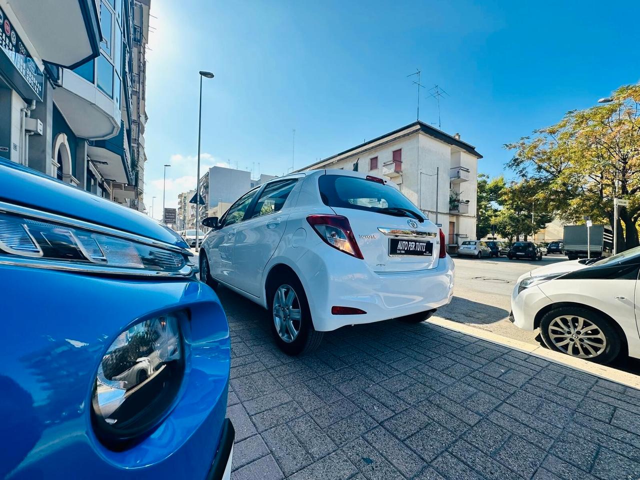 Toyota Yaris 1.0 5 porte Active Neopatentati