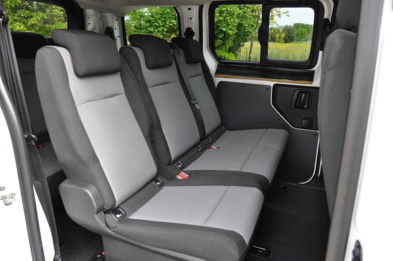 Peugeot Traveller Expert 1.6 BlueHdi 9 Posti