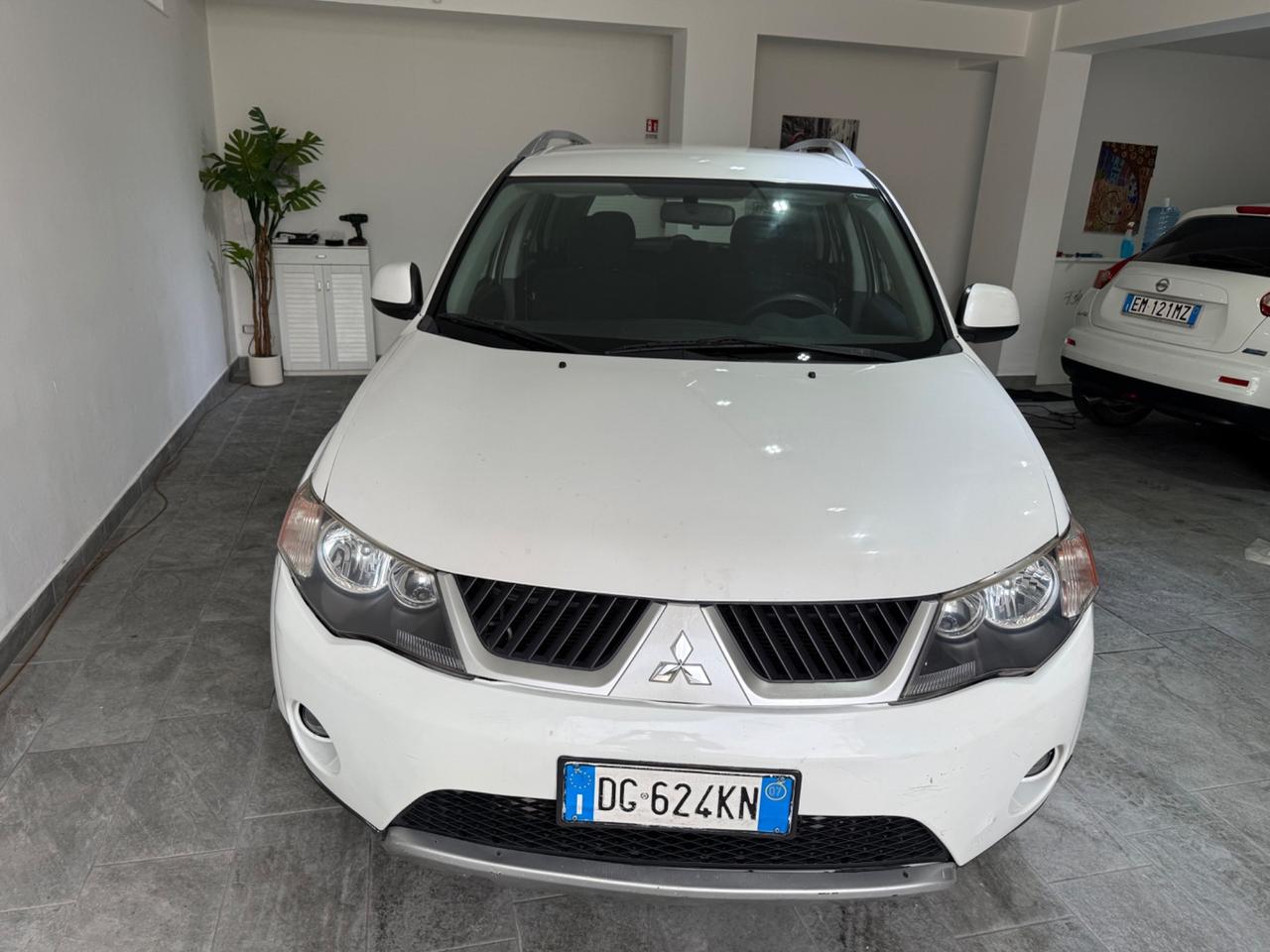 Mitsubishi Outlander 2.0 DI-D Invite DPF