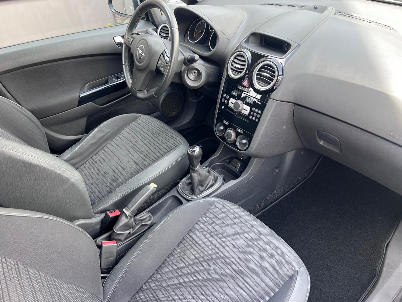 Opel Corsa 1.2 BENZ - ADATTA A NEOPATENTATI