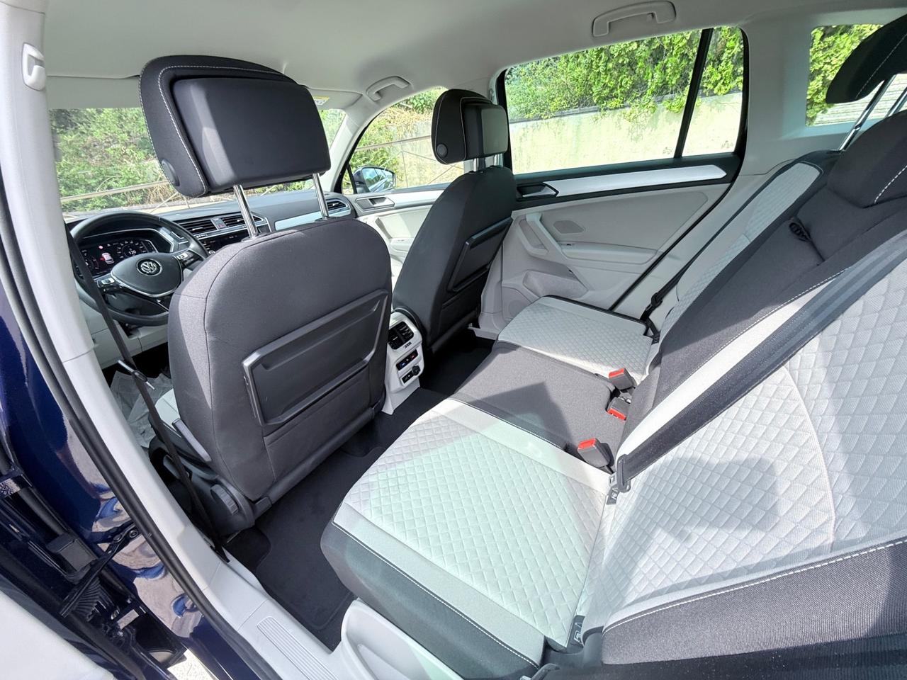 Volkswagen Tiguan 2.0 TDI SCR DSG 4MOTION Business BMT