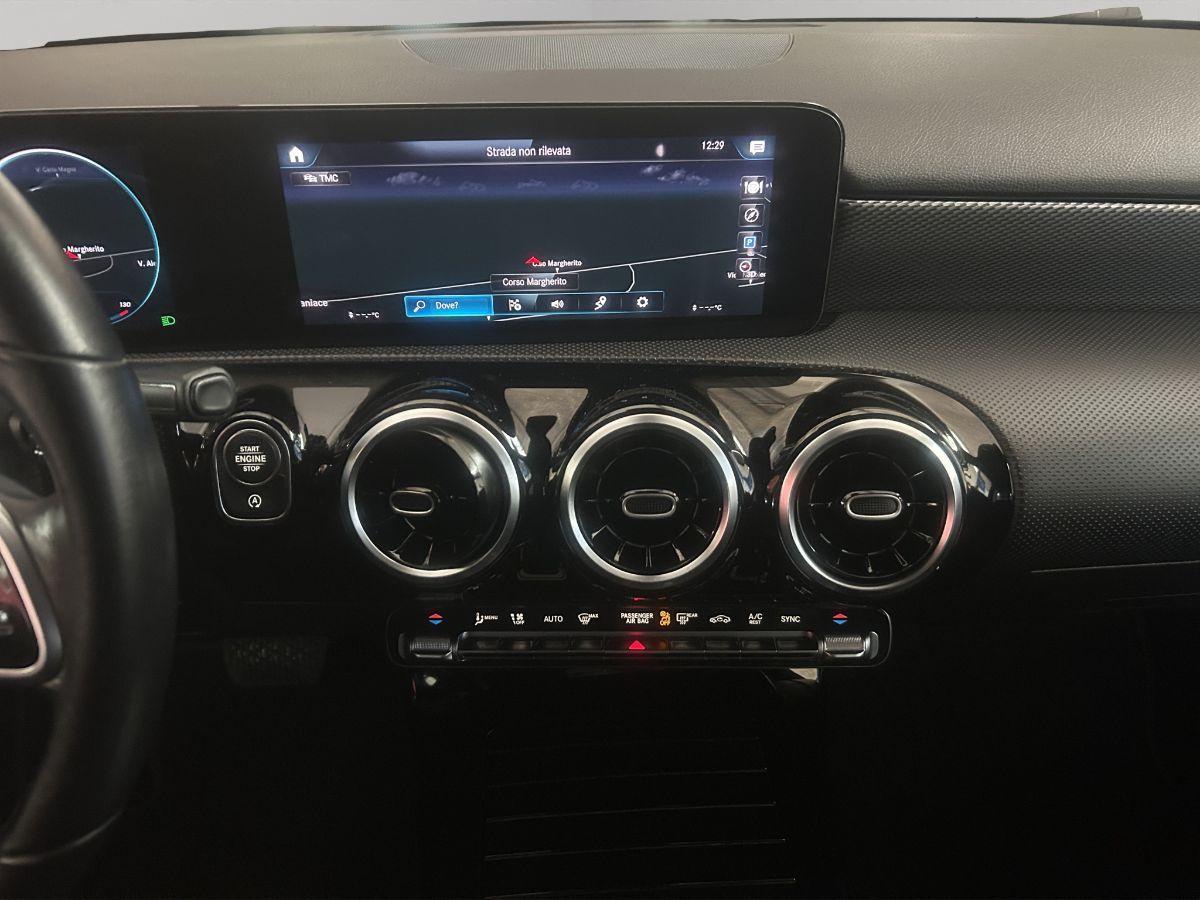 MERCEDES - Classe A - A 180 d 115cv Automatic Premium AMG