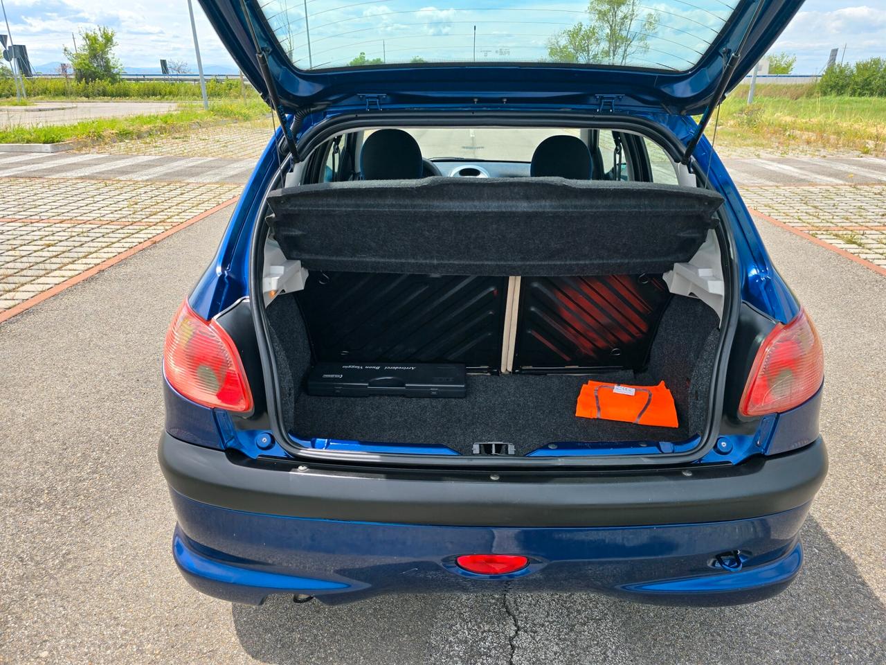 PEUGEOT 206 1.2 BENZINA NEOPATENTATI