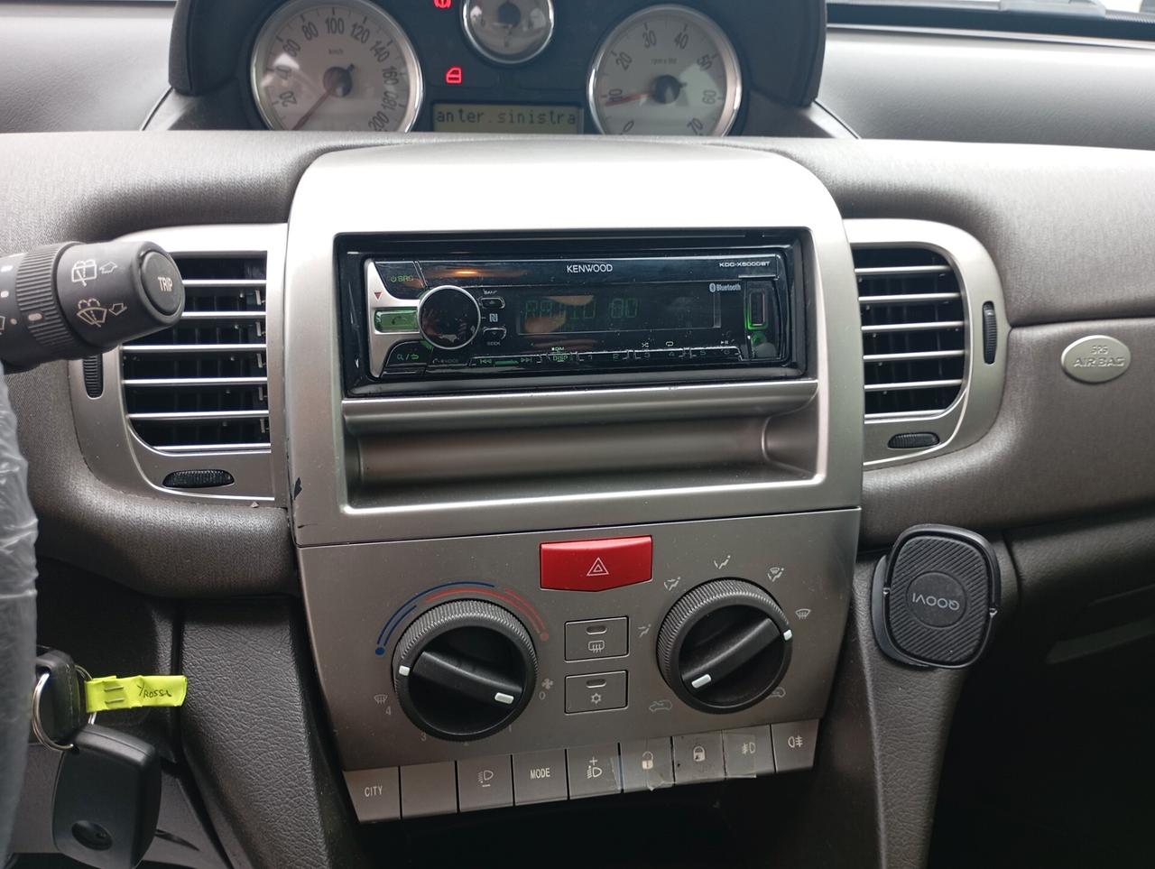 lancia ypsilon 1.2 ok neopatentati