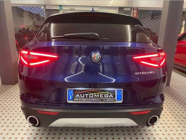 Alfa Romeo Stelvio 2.2 t 190cv Blu Montecarlo