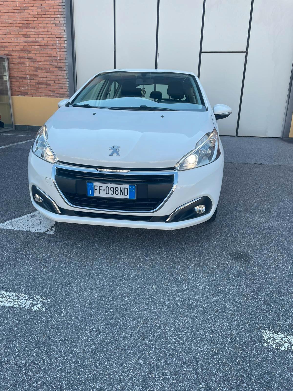 Peugeot 208 PureTech 82 5p. GPL Allure