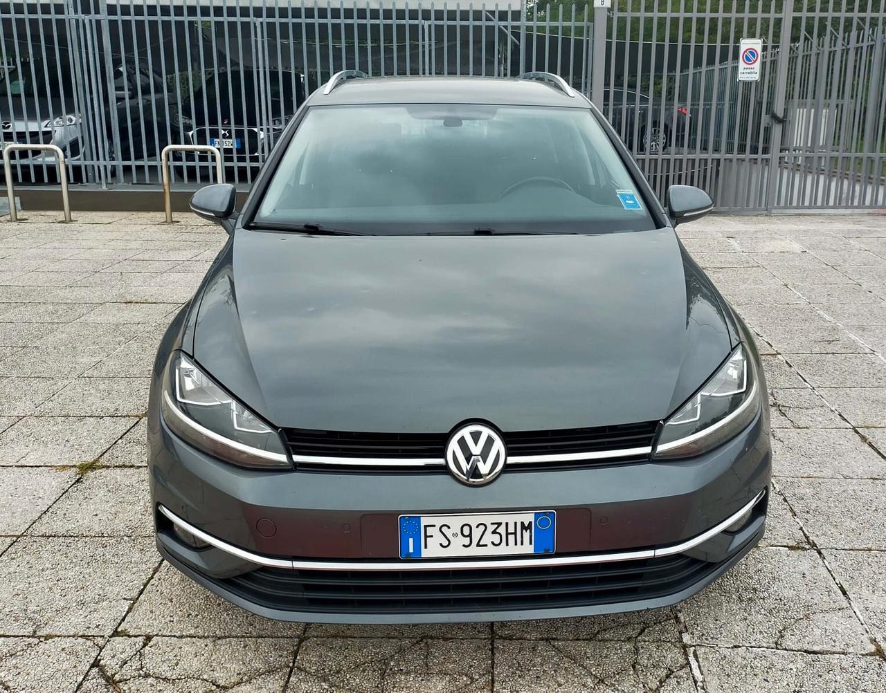 Volkswagen Golf Variant Golf 1.6 TDI 115 CV DSG 5p. Executive BlueMotion IVA ESPOSTA