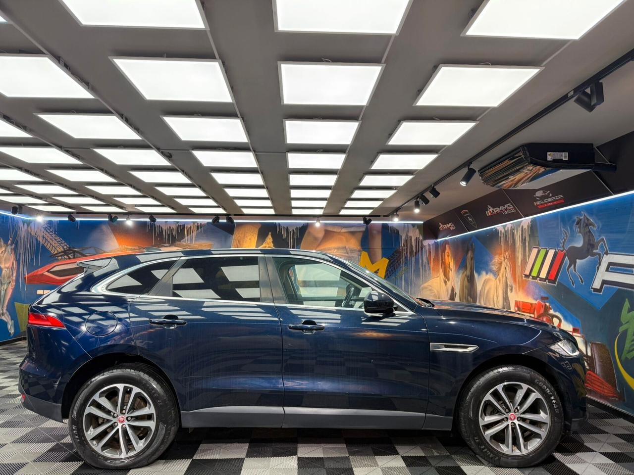Jaguar F-Pace 2.0 D 240 CV AWD aut. Chequered Flag (140)
