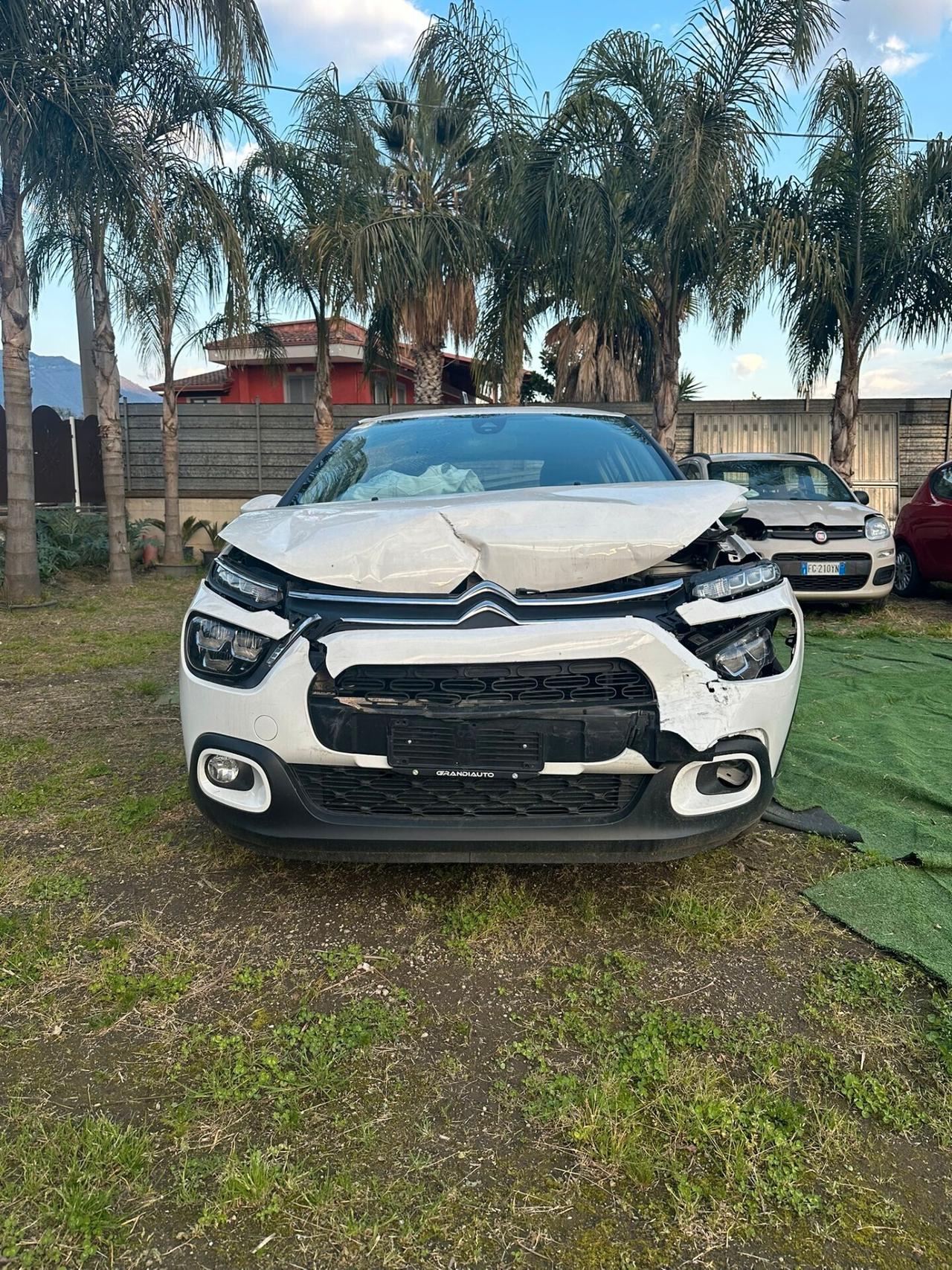 Citroen C3 2023 PureTech Shine - SINISTRATA -