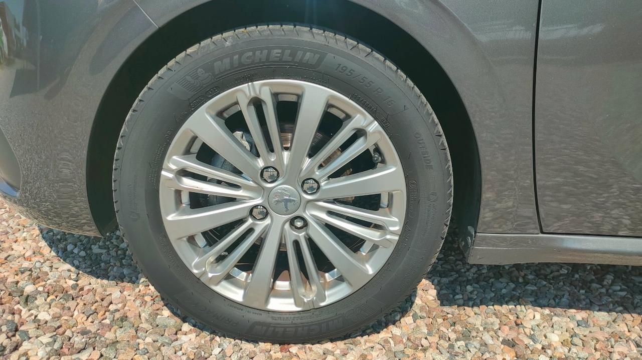 Peugeot 208 1.2 82CV BENZINA 5 porte Allure 58000KM