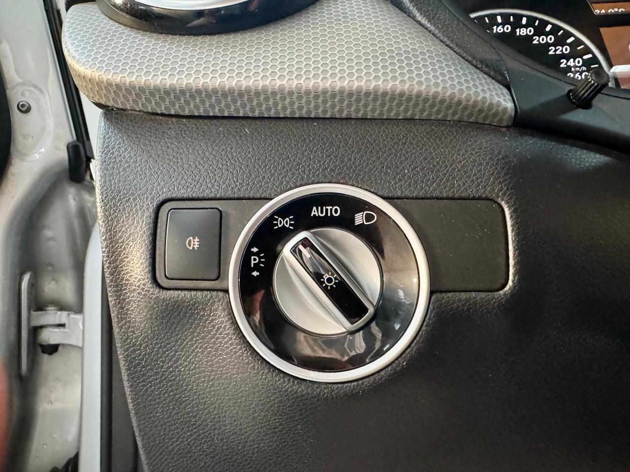 Mercedes B 200 NGD Automatic Sport 2015