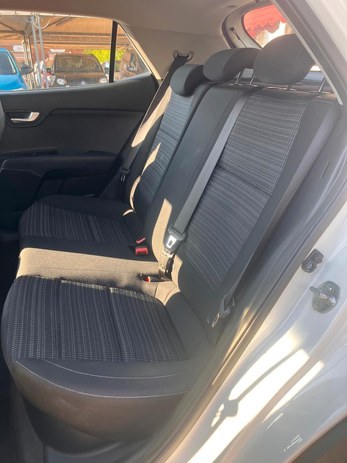 KIA STONIC 1.2 DPI 82cv GPL Style