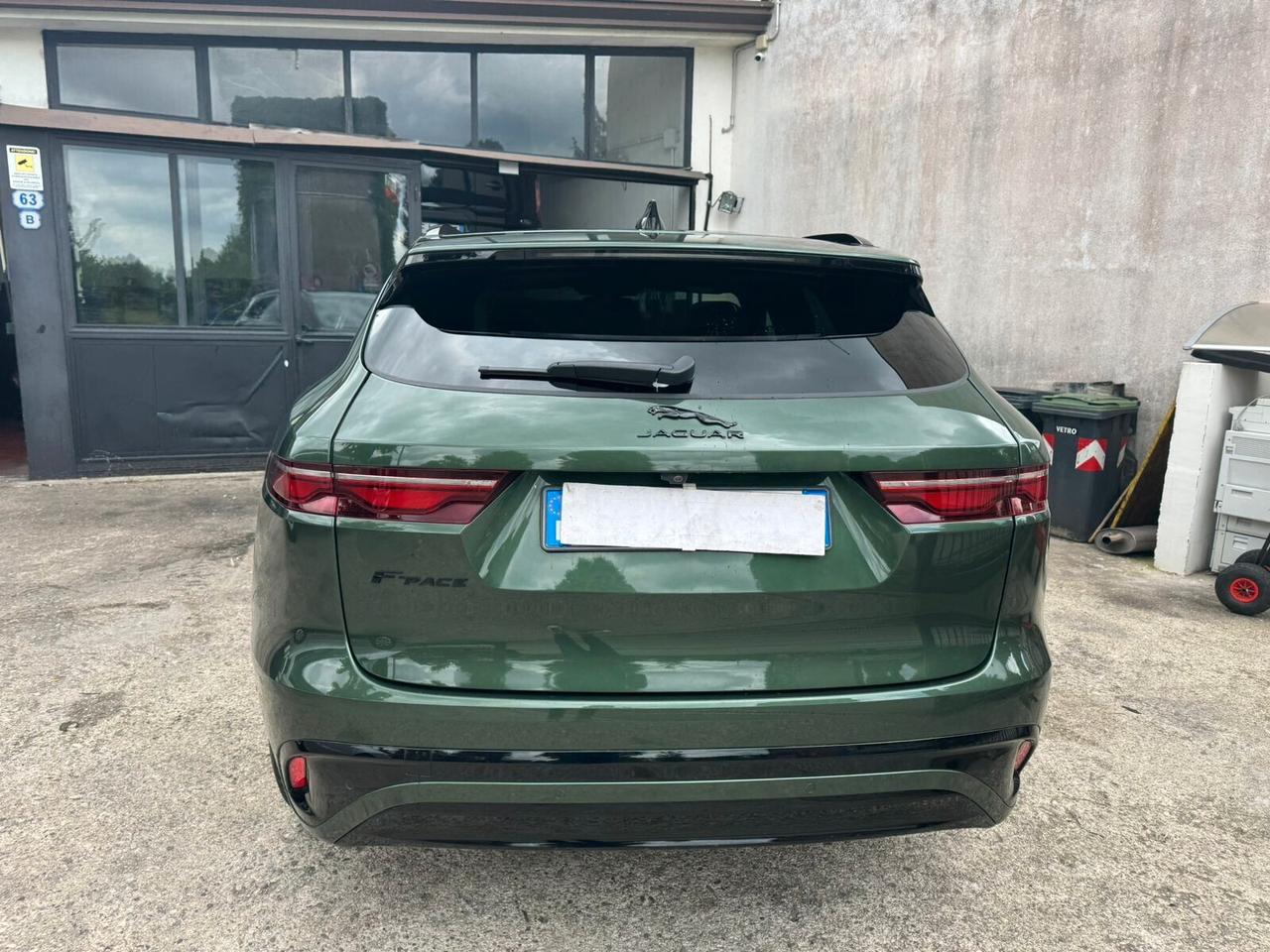 Jaguar F-Pace 2.0 D 204 CV AWD aut. R-Dynamic SE limited edition GREENSTONE