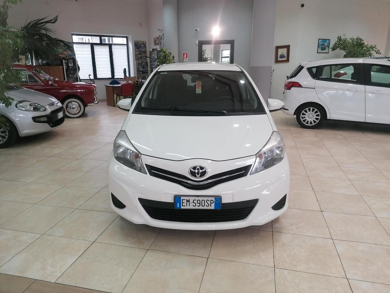 Toyota Yaris 1.0 5 P(NEOPATENTATI)