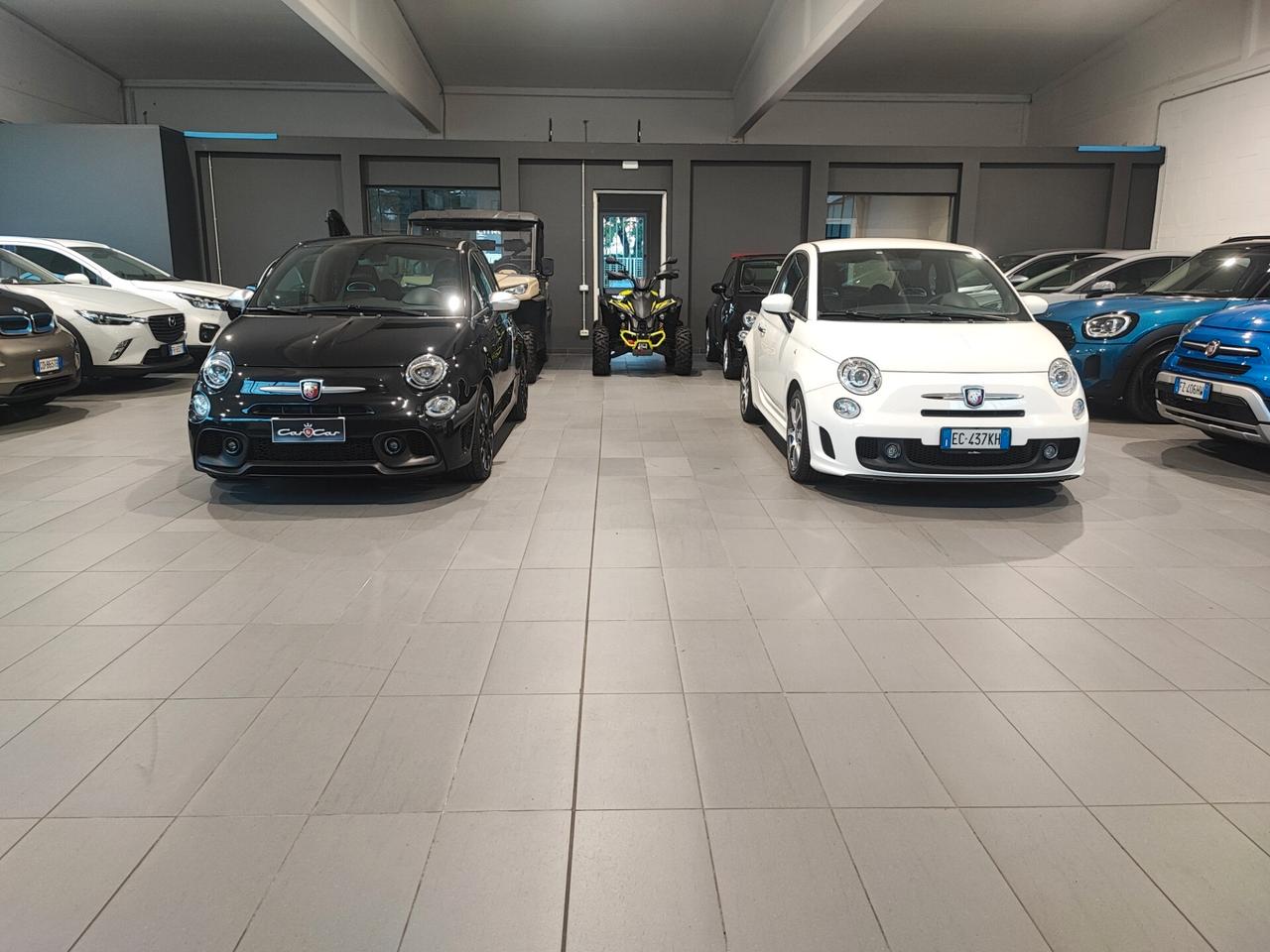 Abarth 595 1.4 T-Jet 165CV • Cerchi 17’’ • Scarico sportivo • Fari Bi-Xeno