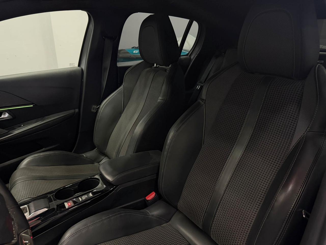 Peugeot 208 PureTech 130 Stop&Start EAT8 5 porte GT