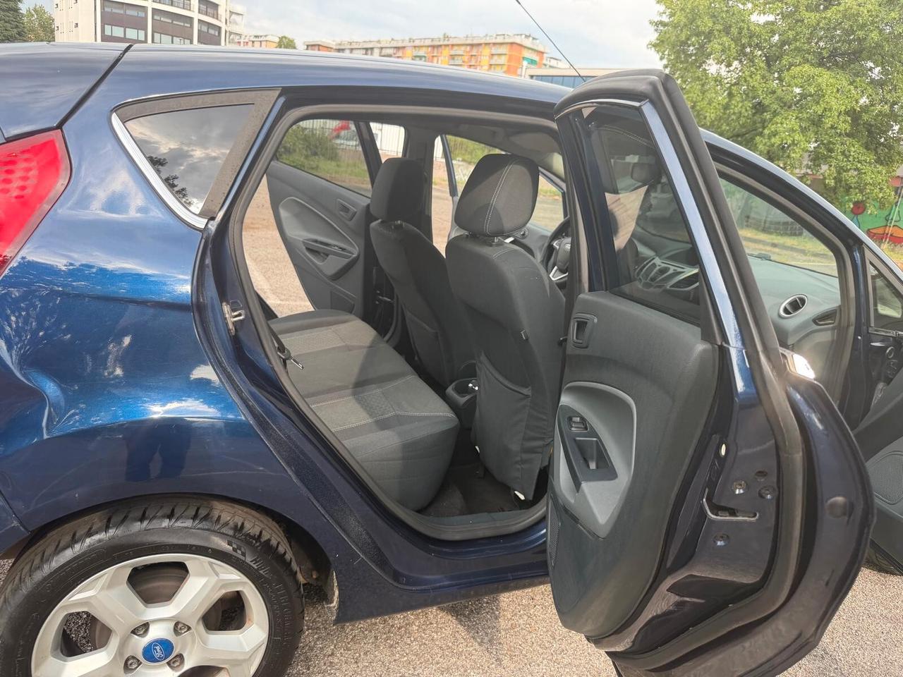 Ford Fiesta 1.4 TDCi 70CV 5 porte Titanium