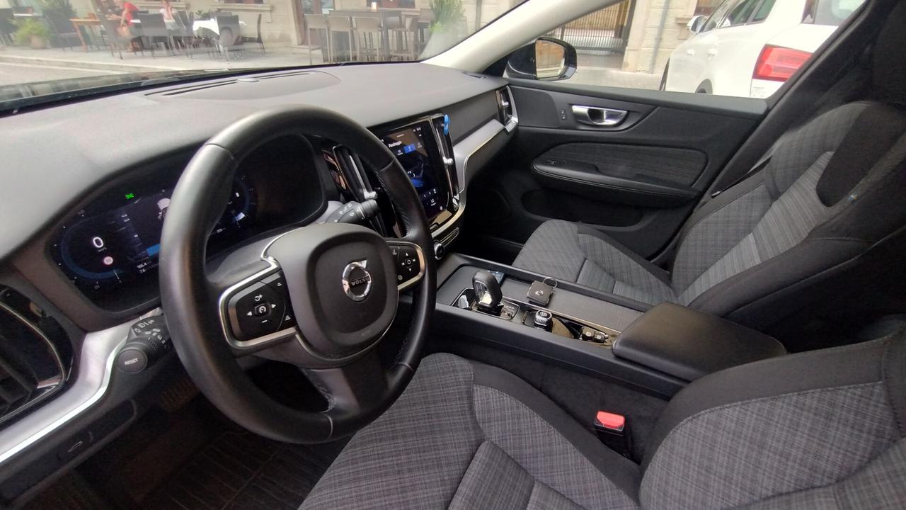 Volvo V60 2.0 MHEV Hybrid Core PROMMO