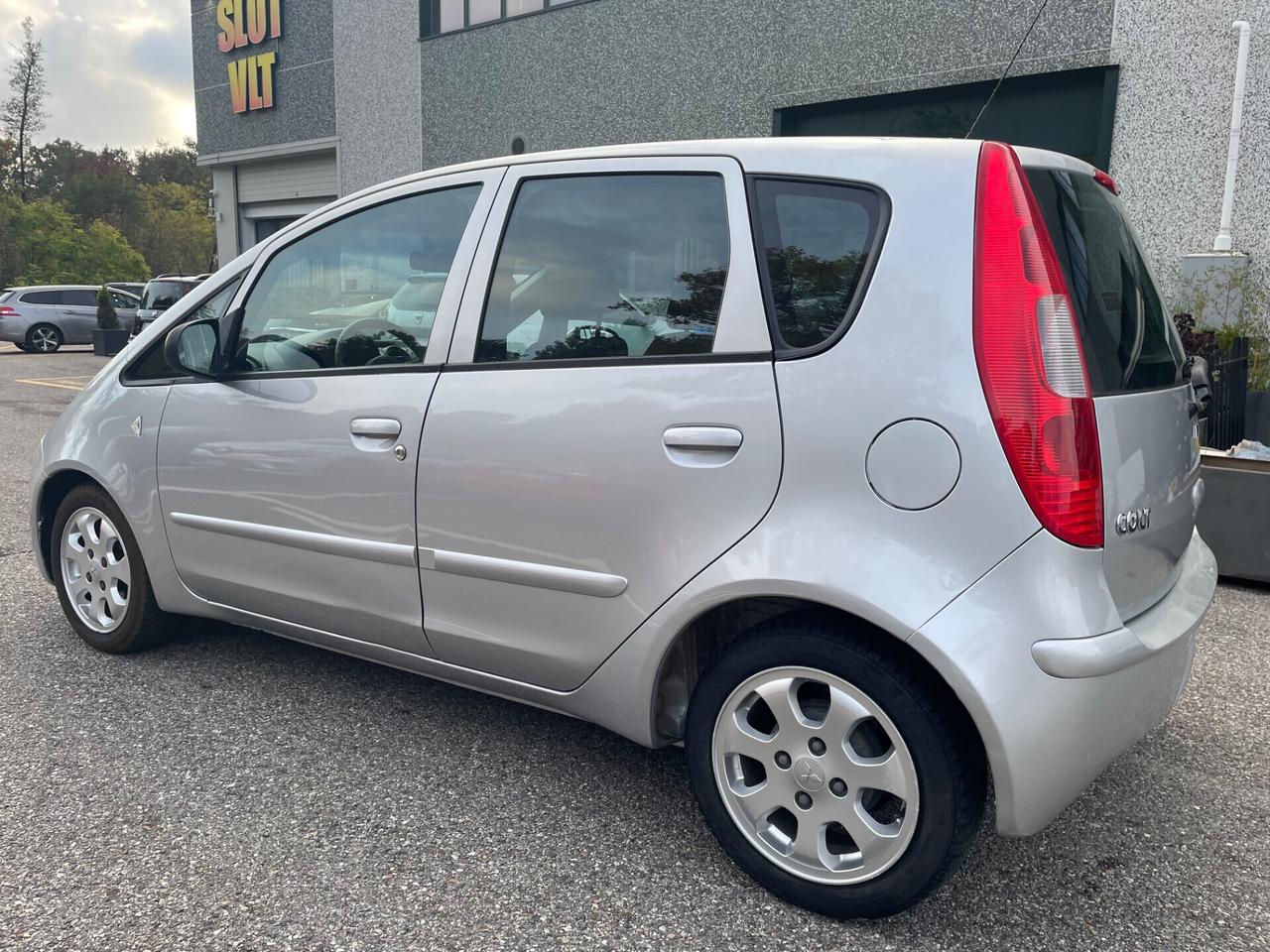 Mitsubishi Colt 1.1 12V 5p. *Neopatentati*Cerchi*Solo 125000km*