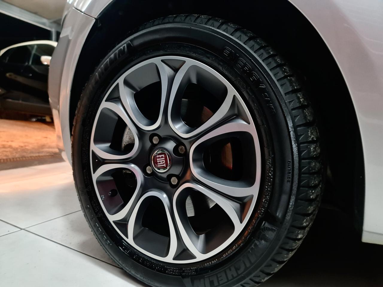 Fiat Punto Evo 1.6 Mjt DPF*Navigat.*Pelle*Cruise*PDC