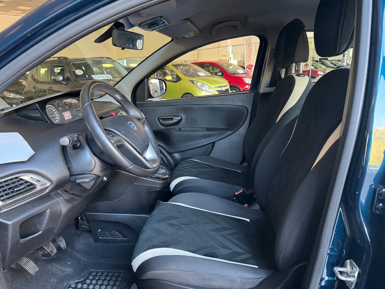 Lancia Ypsilon 1.2 69 CV 5 porte Platinum