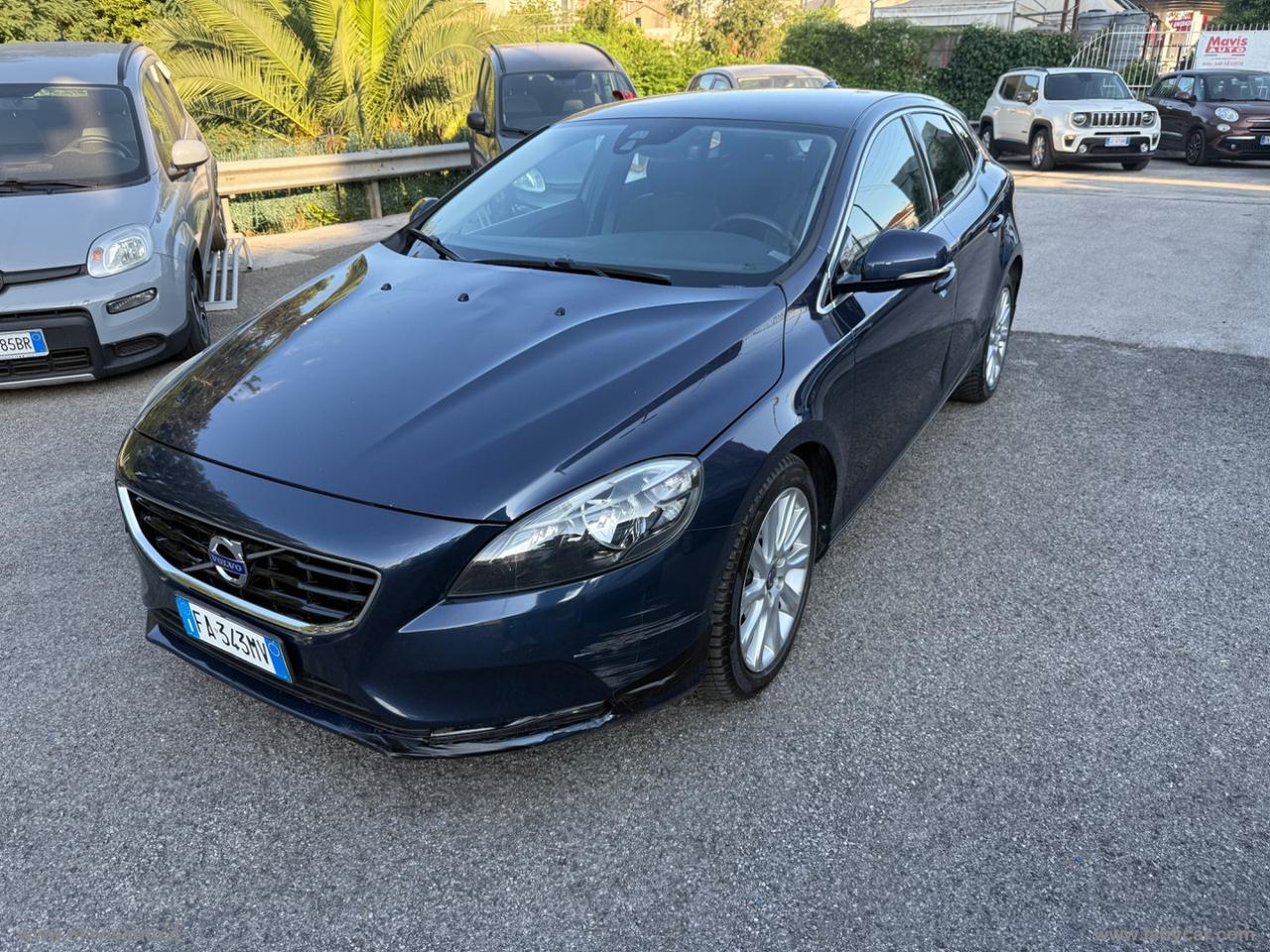 VOLVO V40 D2 1.6 Momentum
