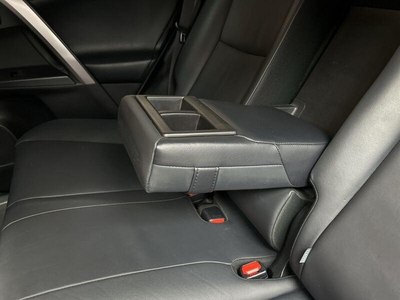 Toyota RAV4 2.5 vvt-i hybrid Lounge 2wd e-cvt my17